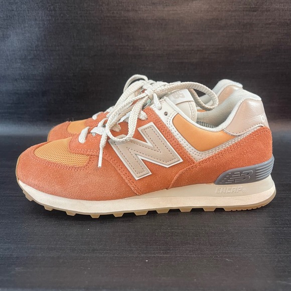 New Balance 574 Womens size 8.5 Orange Tan Suede Mesh Athletic Sneakers WL574RCD - Picture 1 of 9